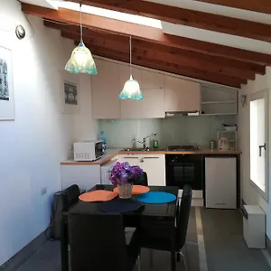 https://charming-house-in-venice.hotelslidodijesolo.com